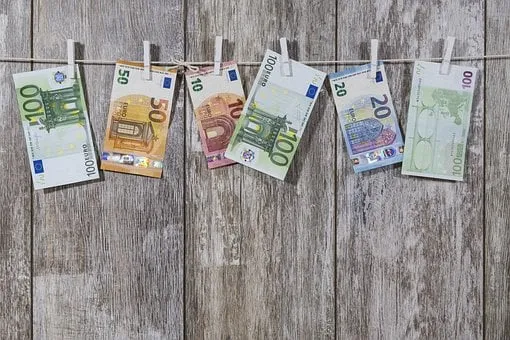 money 2991837 340