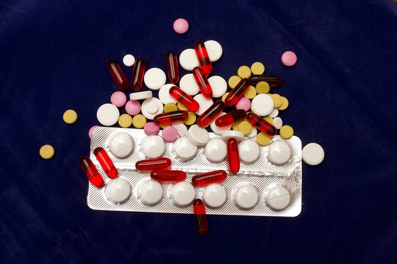 pills 2333023 1280