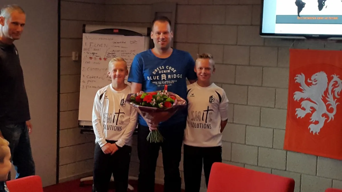 rkdvc d1 in nieuwe uit tenues dankzij smits