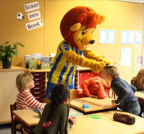 scoor een boek aftrap in heusden 1