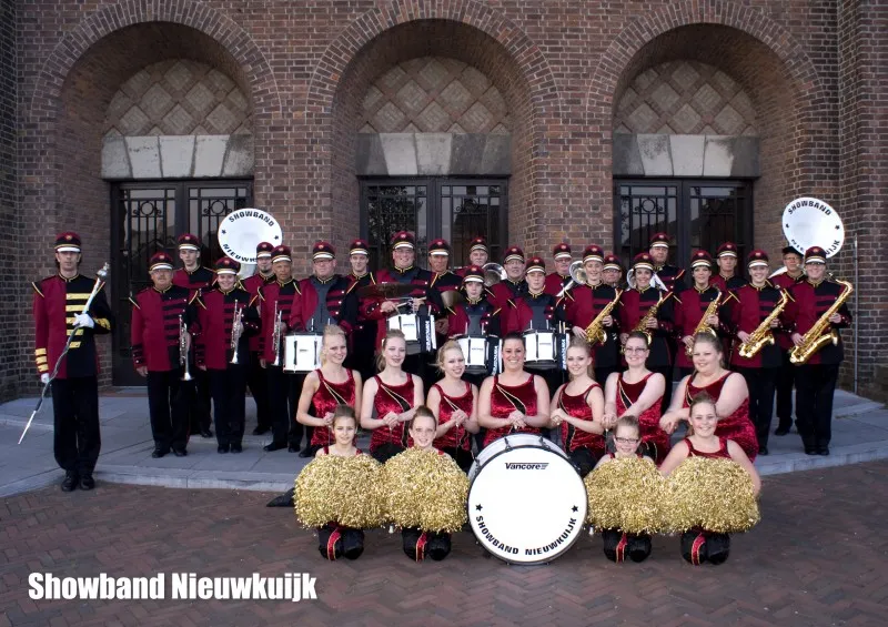 sl6fwqo3jsjqr2cl21ra830jq ww140831 showbandlarge