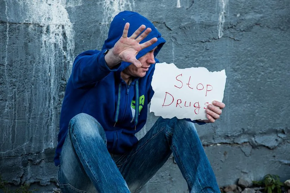 stop 2785450 960 720