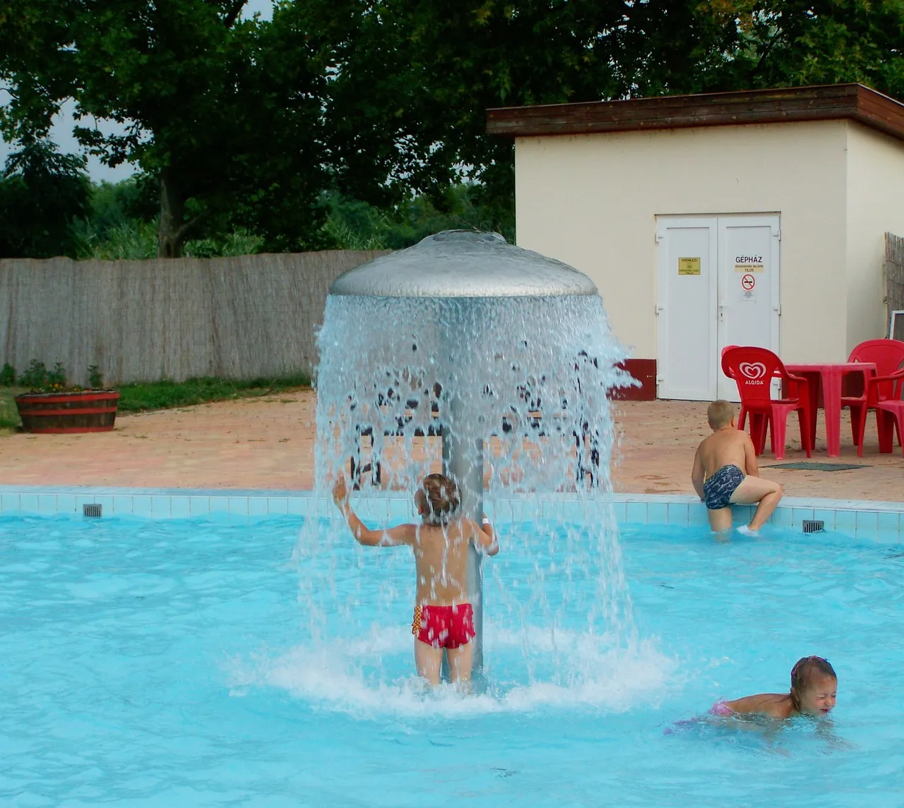 swimming 852024 1280