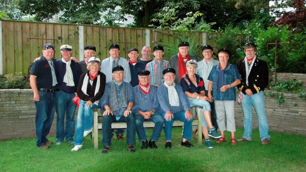 tk90ebbr6zy9niqvk2wfb18vh ww140904 groepsfoto compleet aug