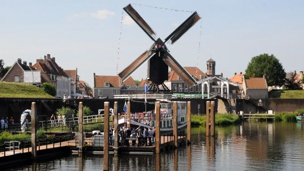 u2ta9fdw18bx70yom2jyhybjp ww140831 01052014164453heusden rondvaart molensteiger a