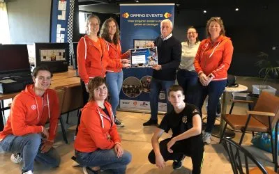 uitreiking rabobank cheque 400x250 1