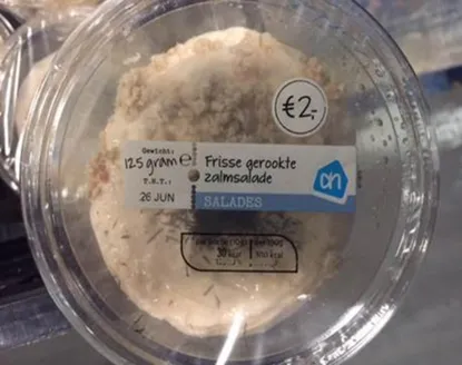 veiligheidswaarschuwing ah frisgerookte eiersalade foto