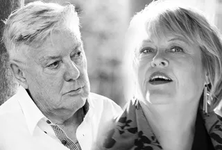 yvonne elly liggend low