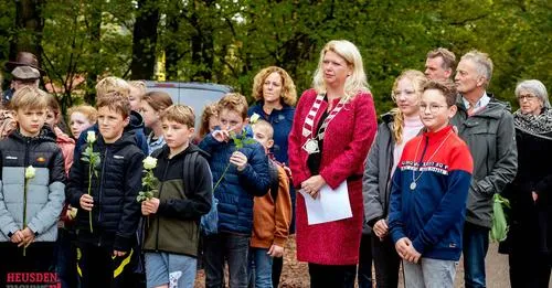 12247473105971926586