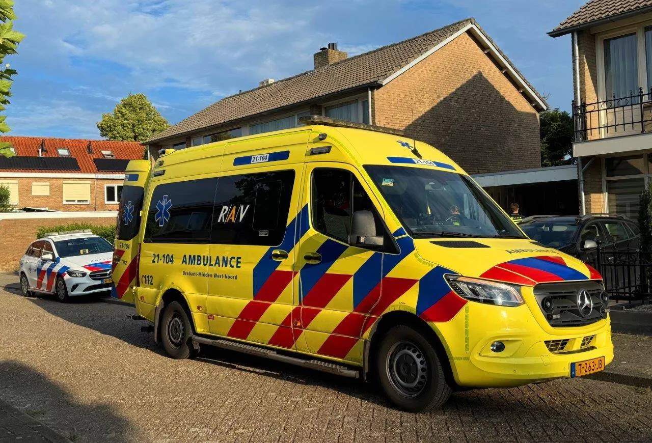 2025-07-30_Meesters_Multi_Media_Foto`s_Man_Onder _Draaibank_Bekneld_De_Roverstraat_Vlijmen2