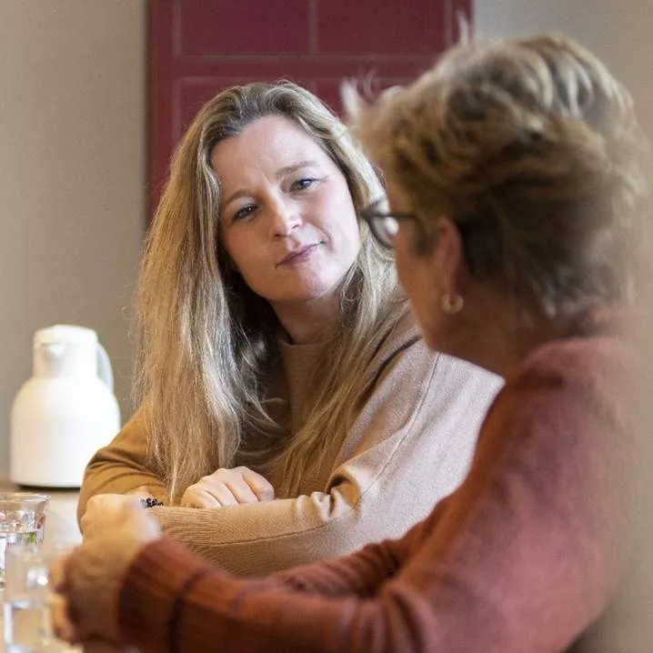 afbeeldingvrouwen 25-49