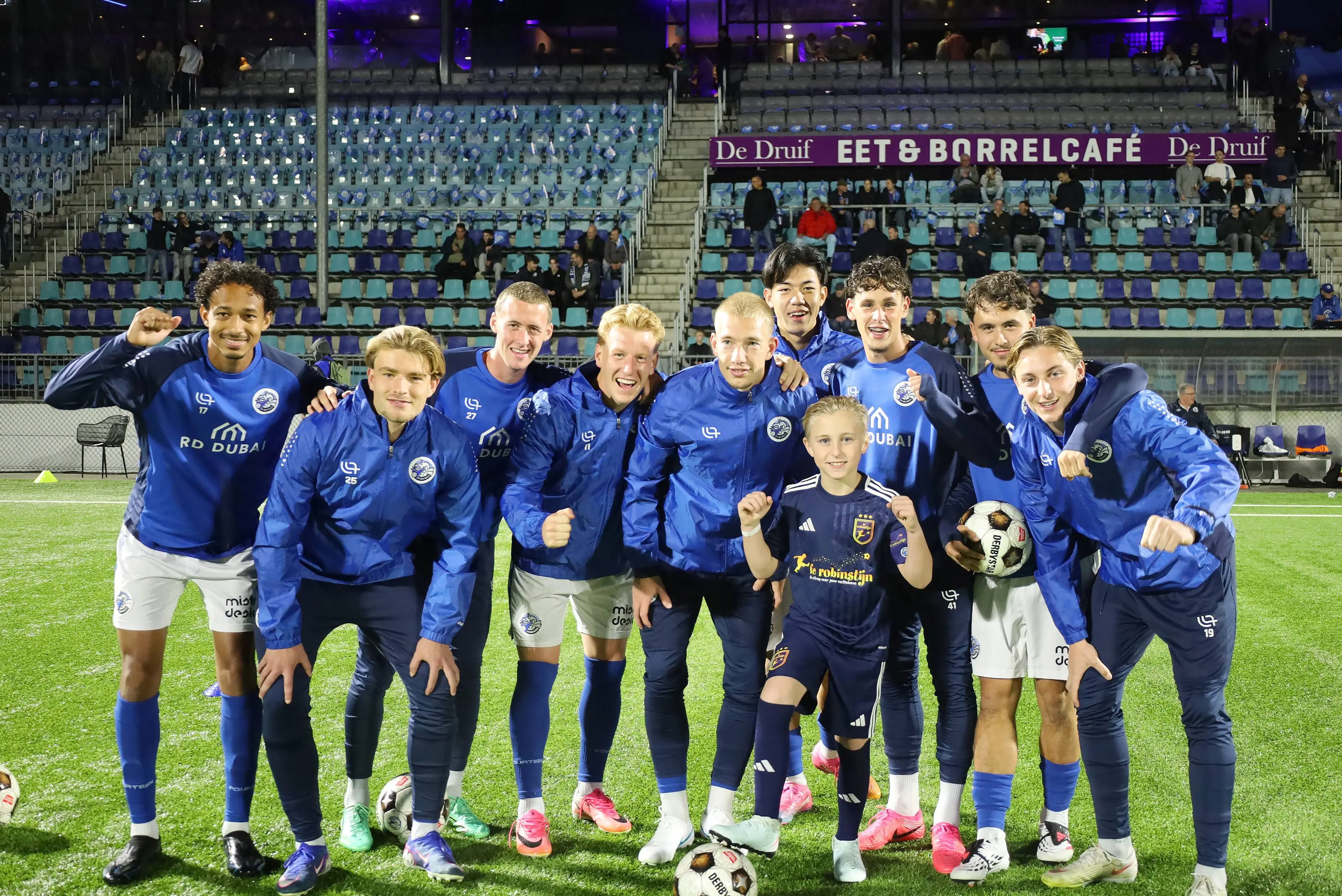 FCDB Top Oss 014.3jpg