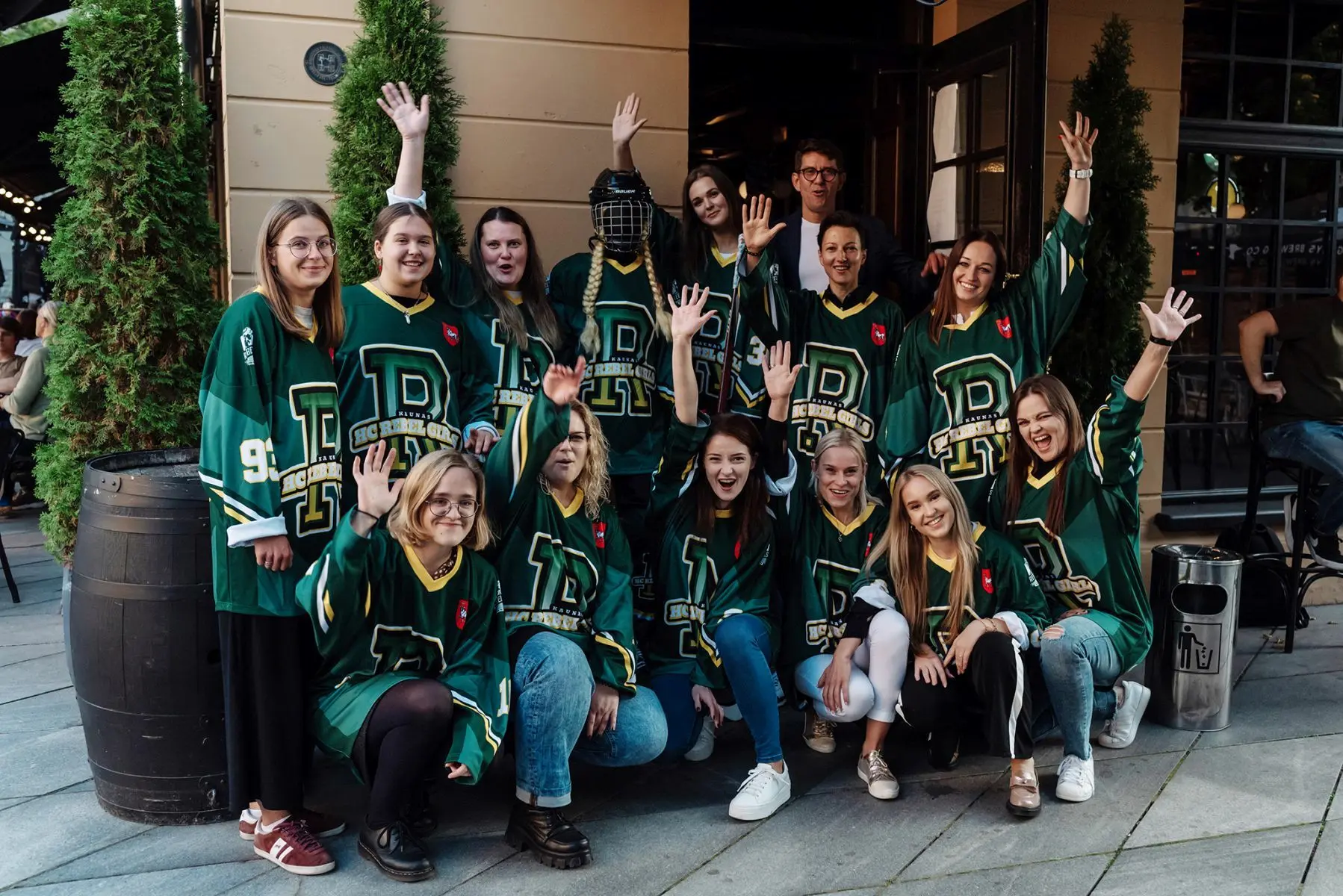 28hc rebel girls