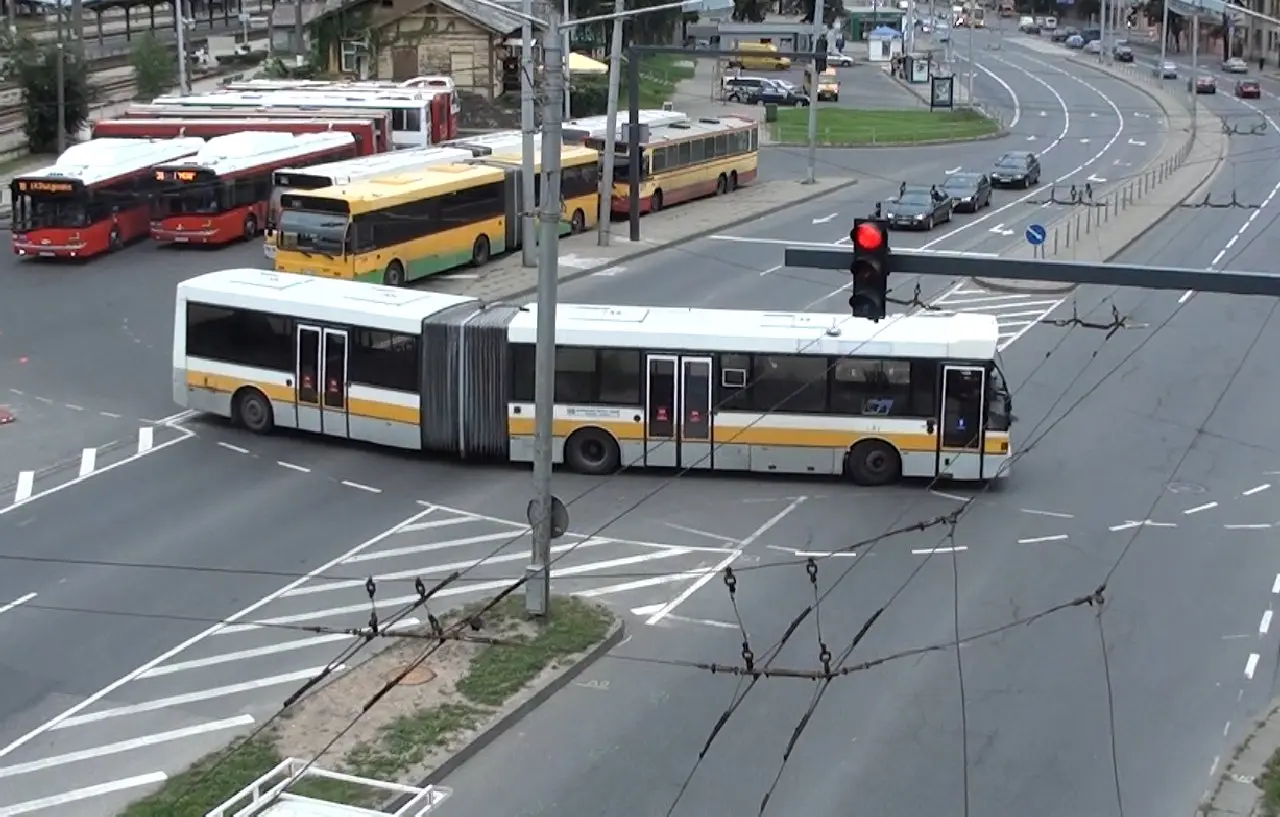 autobusams irengtas sviesoforas