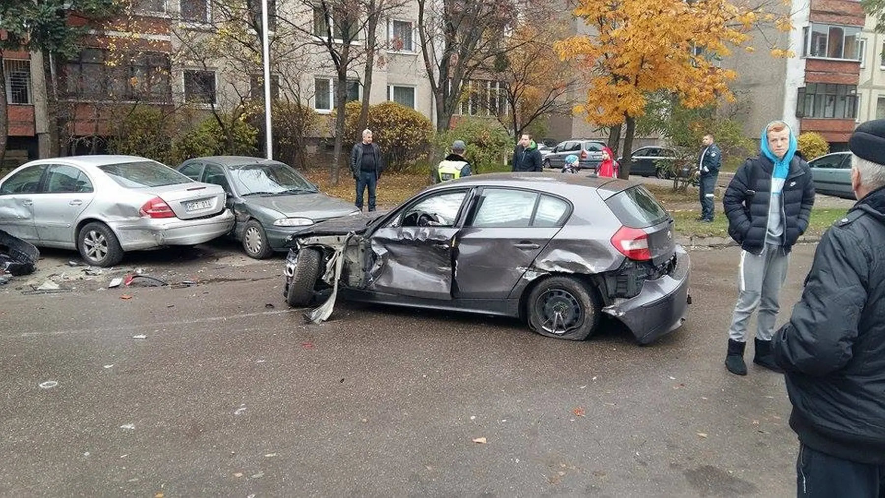 avari bmw 3