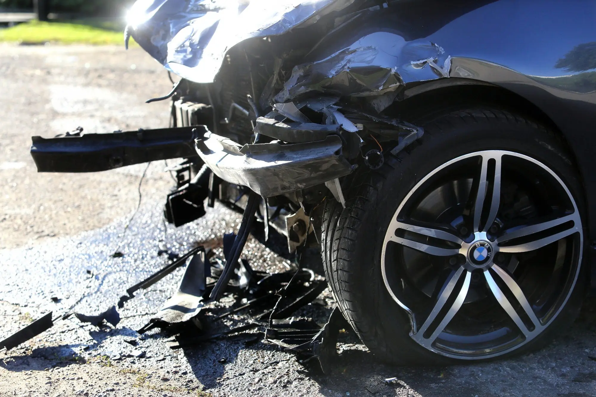bmw nepasidalino keliu su koda 6