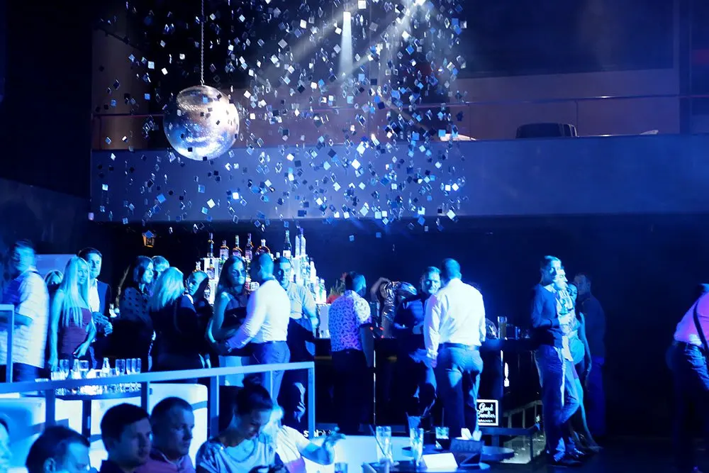 crystal club atidarymas 10