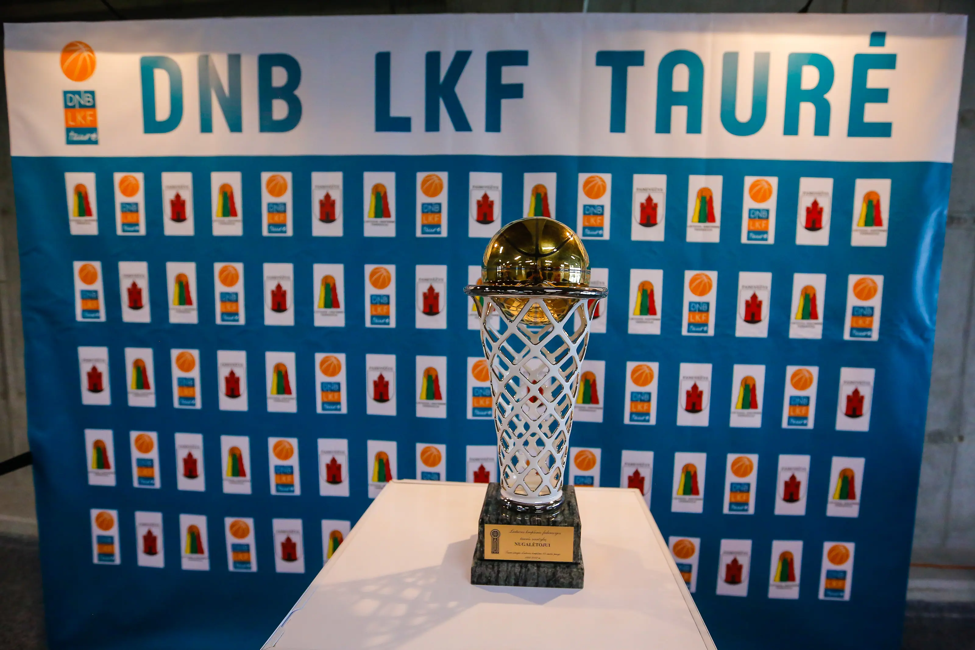 dnb lkf taure