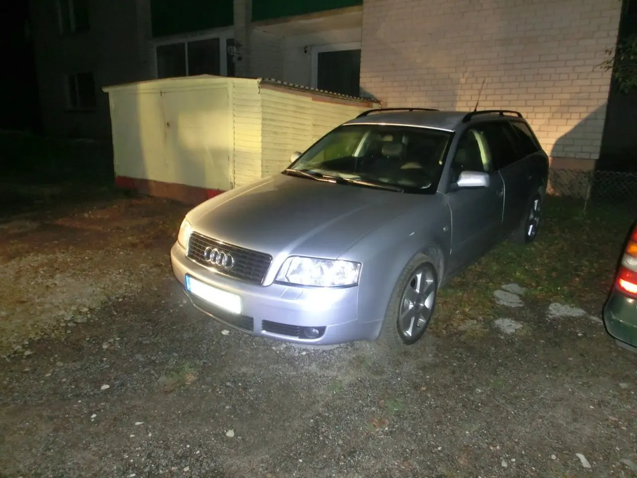 domeikavoje rasta sautomobilis audi 03