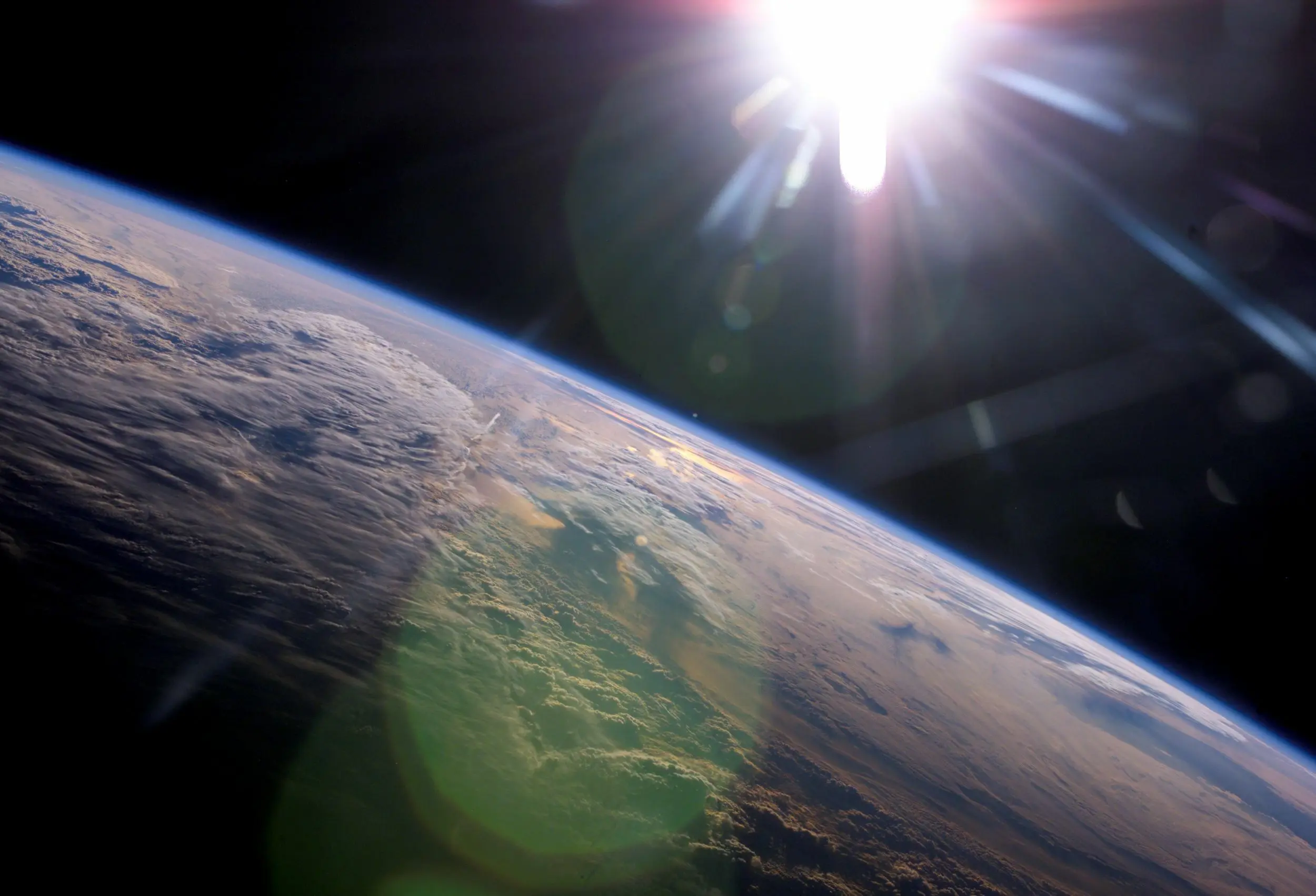 iss013e77965 orig