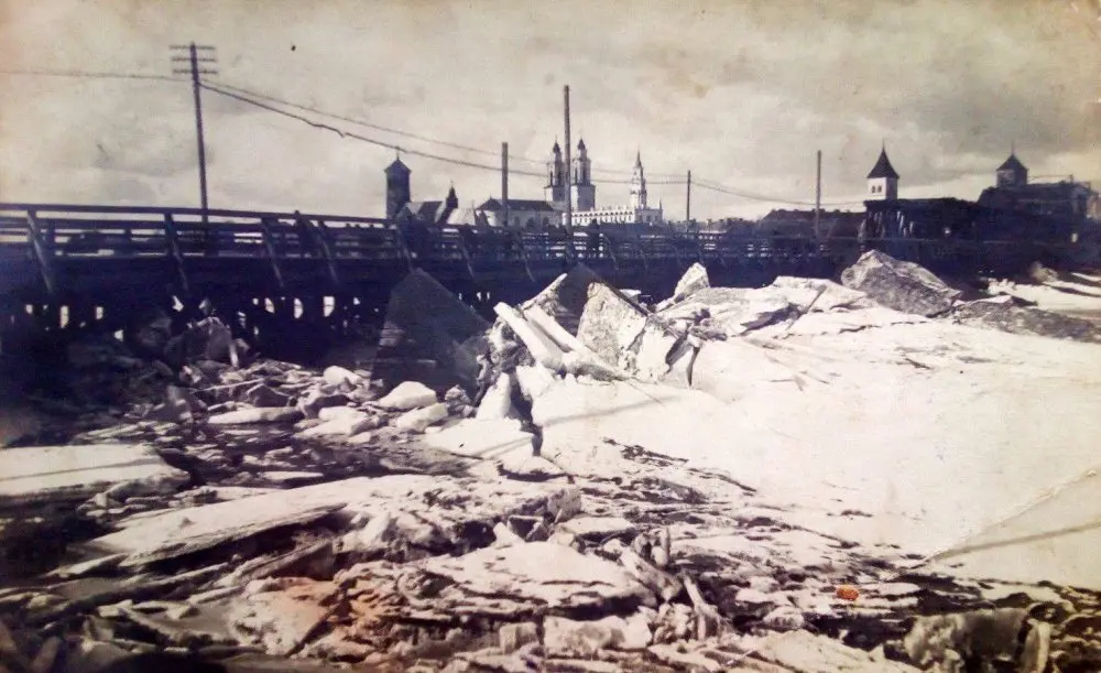 ledoneis 1926m