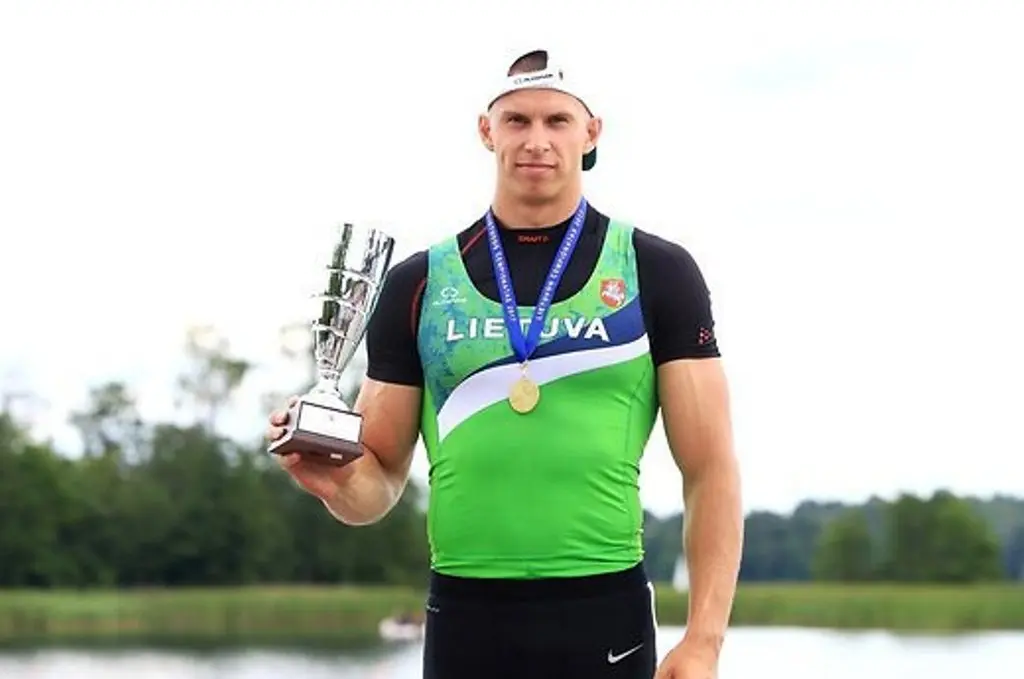 lietuvos baidariu ir kanoju irklavimo cempionato akimirka henrikas zus 75354677