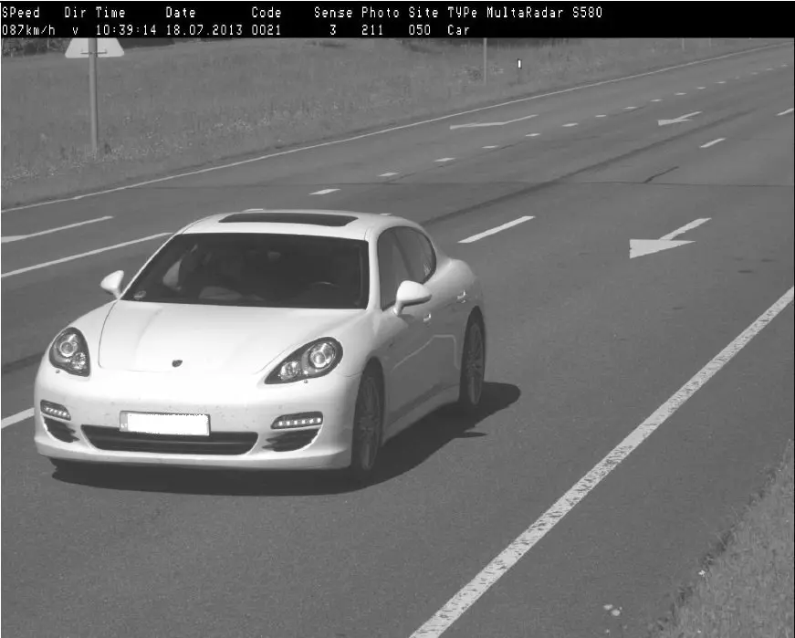 maskvietis su porshe buvo pamokytas lietuvos policijos 04