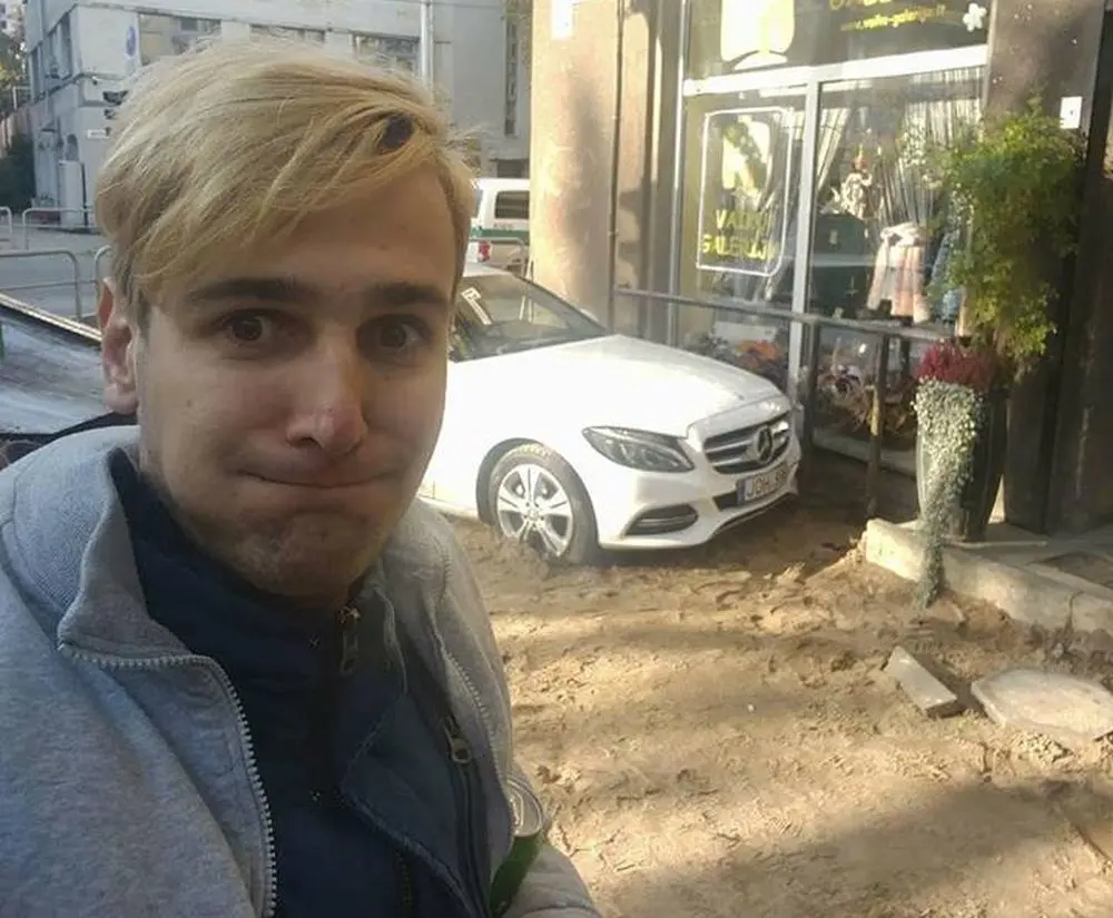mercedes benz avarija