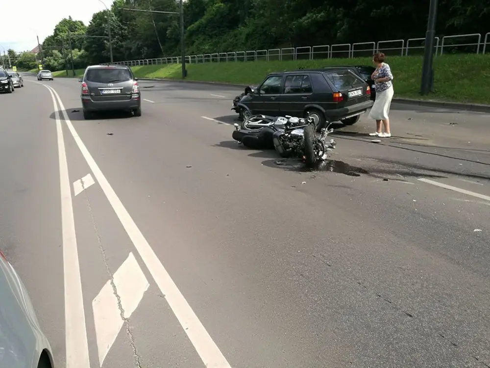 motociklo avarija