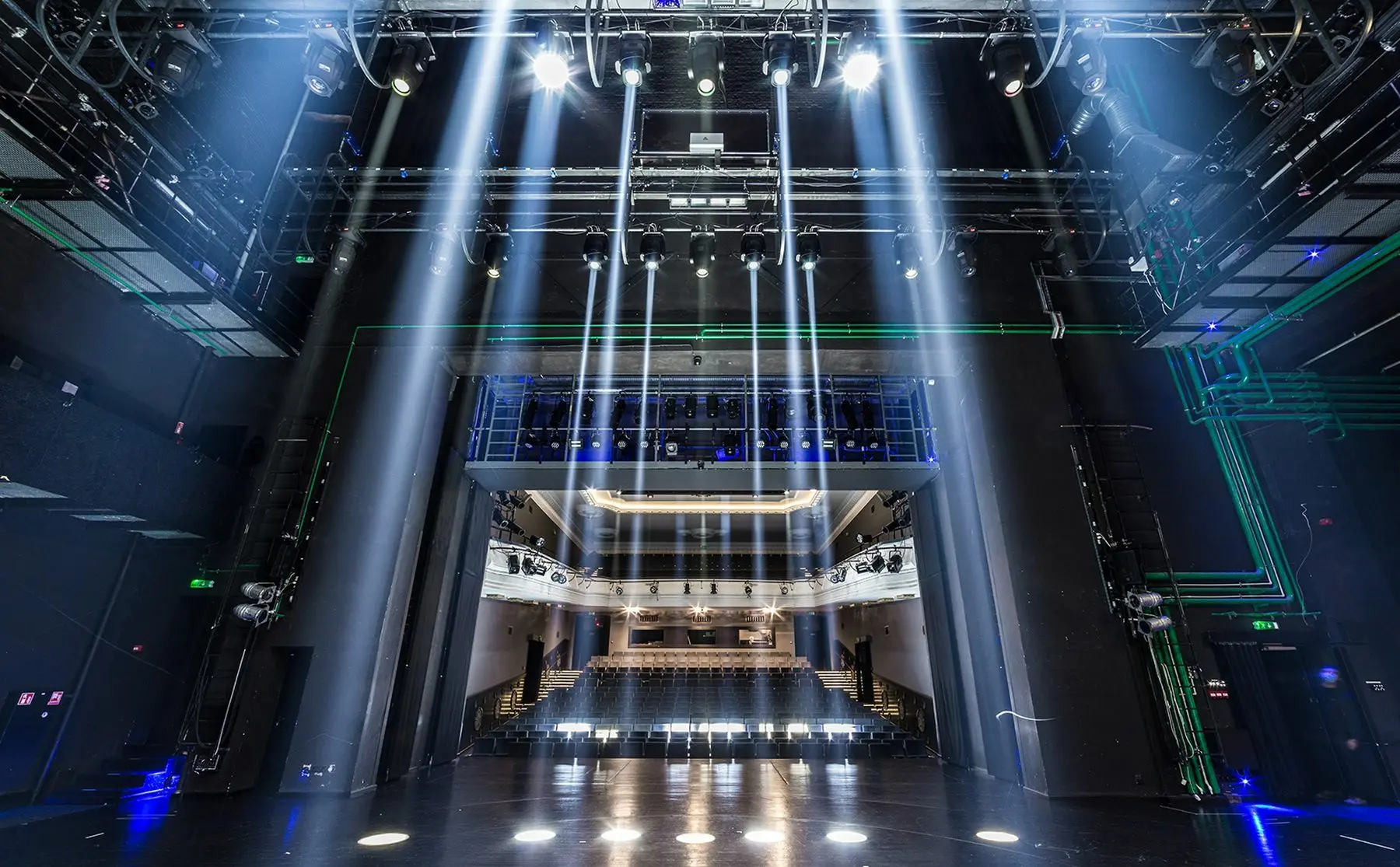 nkdt didziosios scenos led apsvietimas