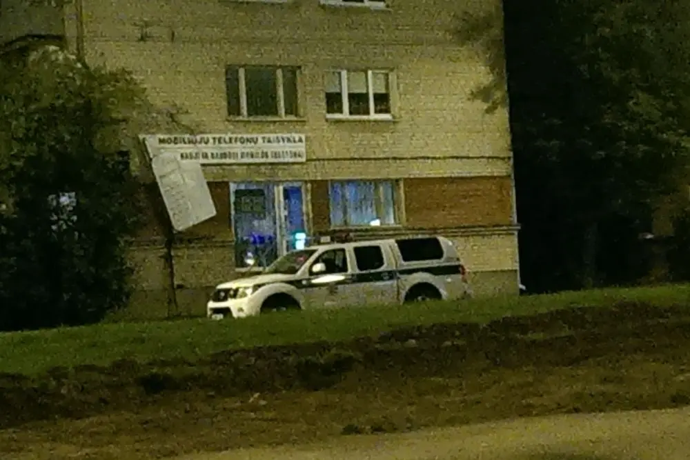 policija