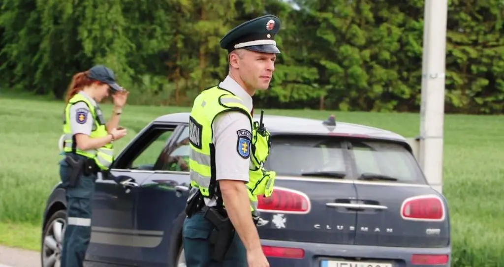 policija