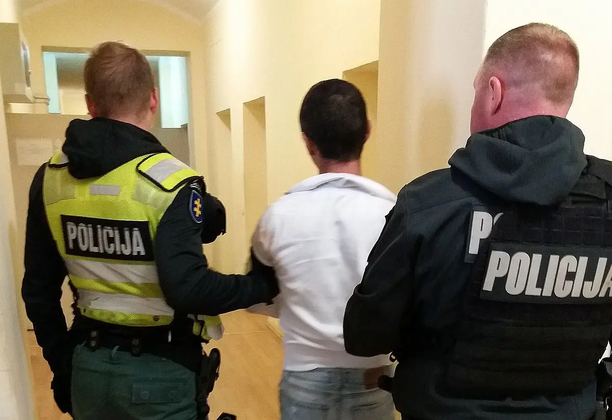 policija