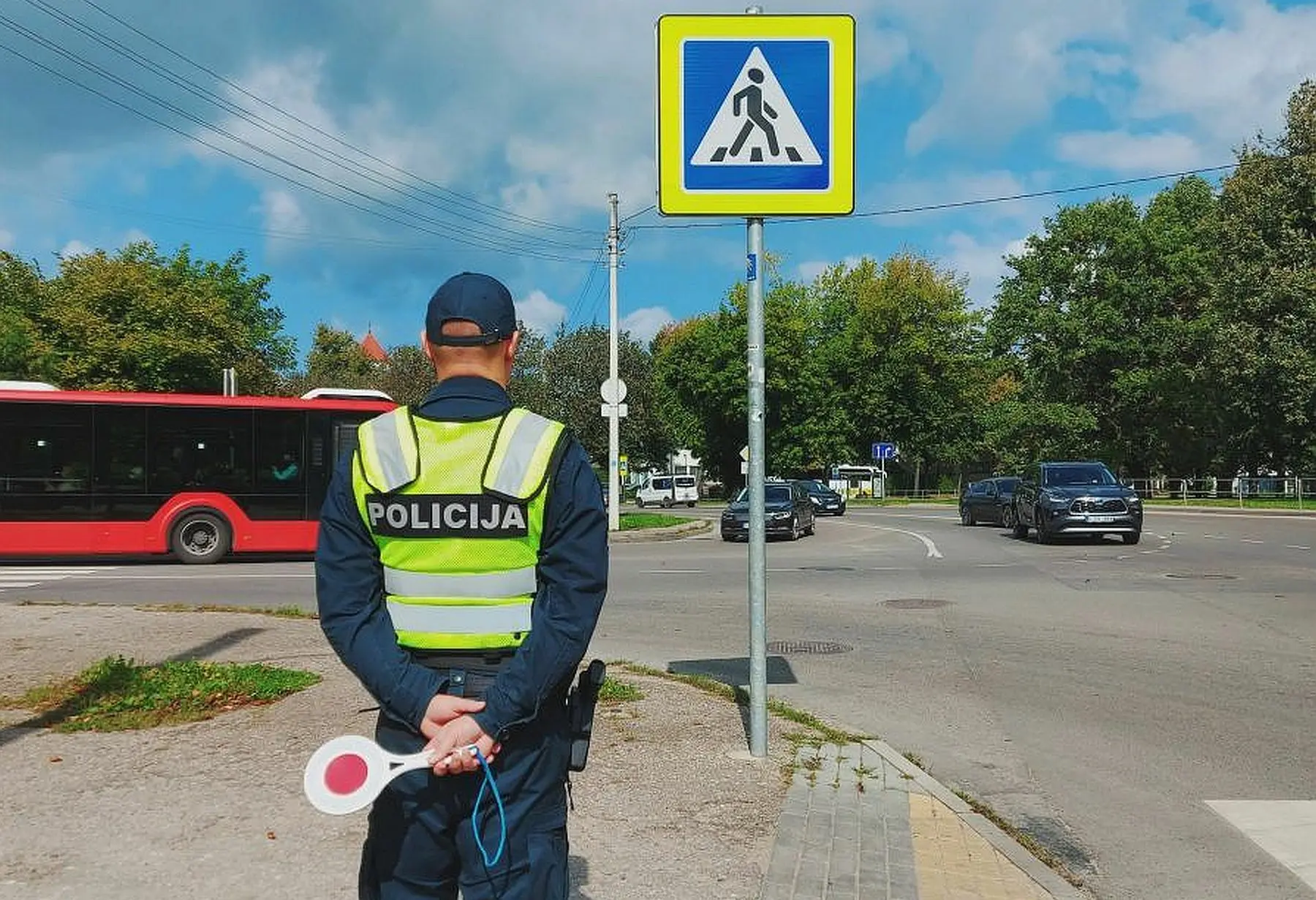 policija