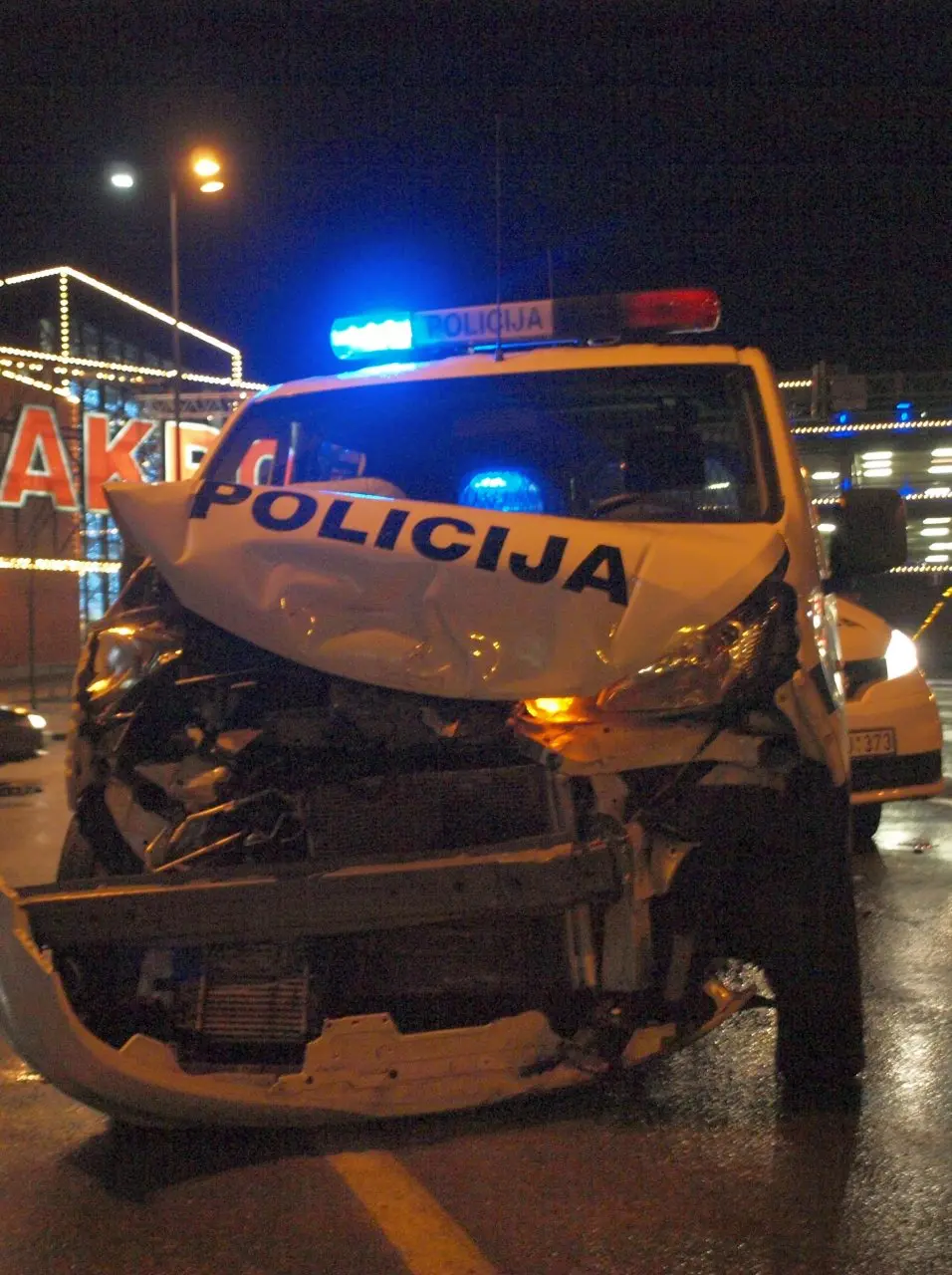 policijos avarija prie akropolio 05