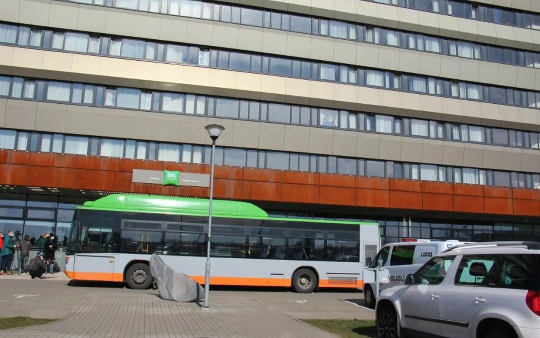 priverstinai izoliuoti asmenys