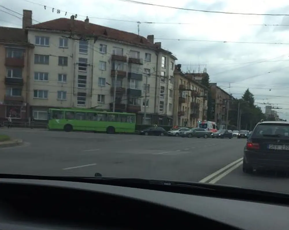 savanoriu prospektas avarija