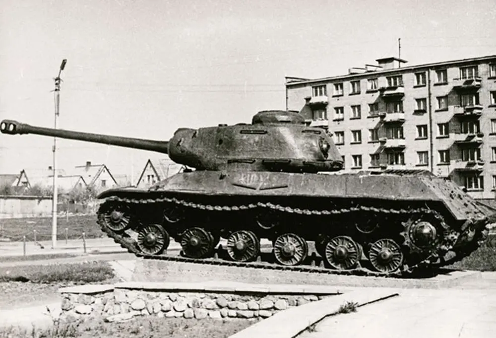 tankutis 01