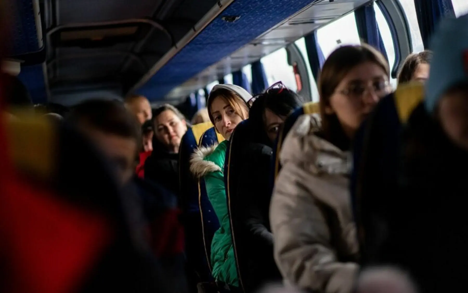 ukraina paliekantys karo pabegeliai atsisveikina su artimaisiais 89727013