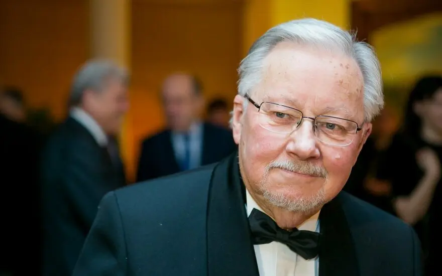 vytautas landsbergis 77378261