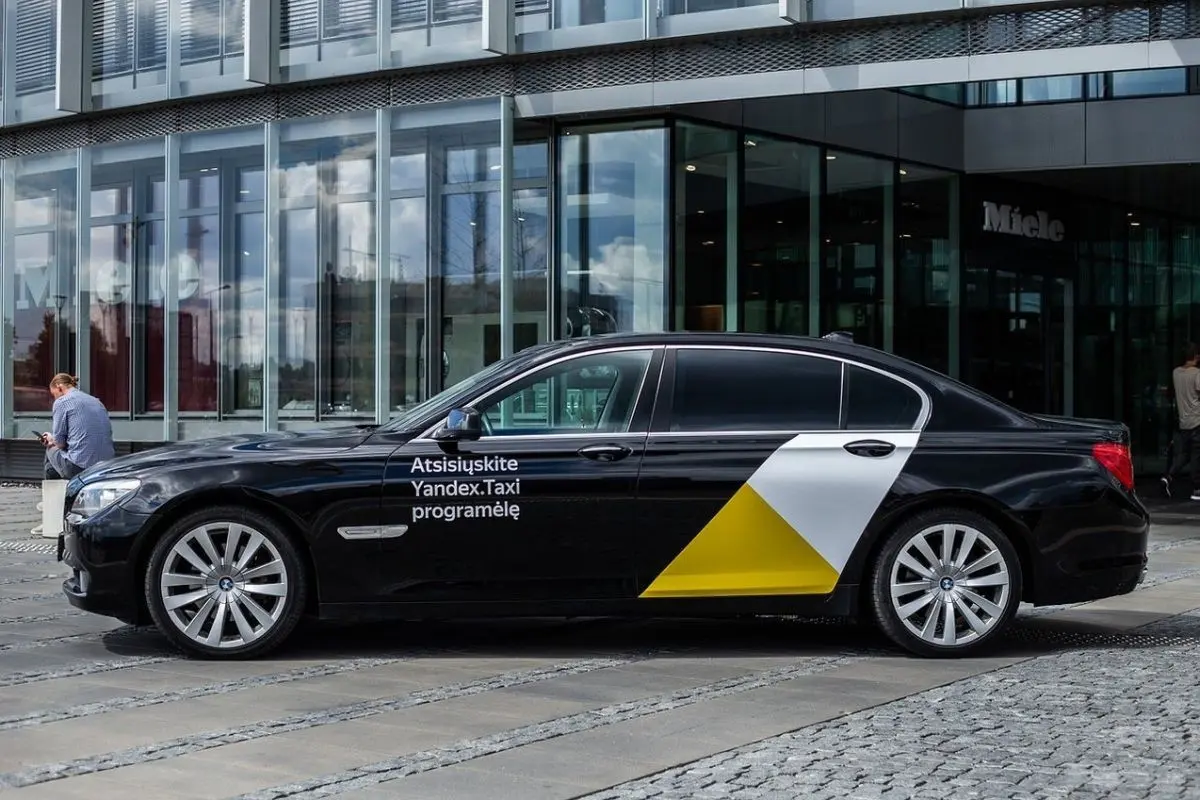 yandextaxi car 78698381