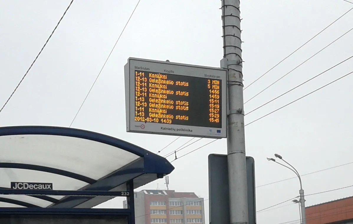 Autobusų stotelėse Kaune - elektroniniai tvarkaraščiai