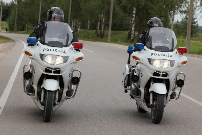 Policijos patruliai su motociklais