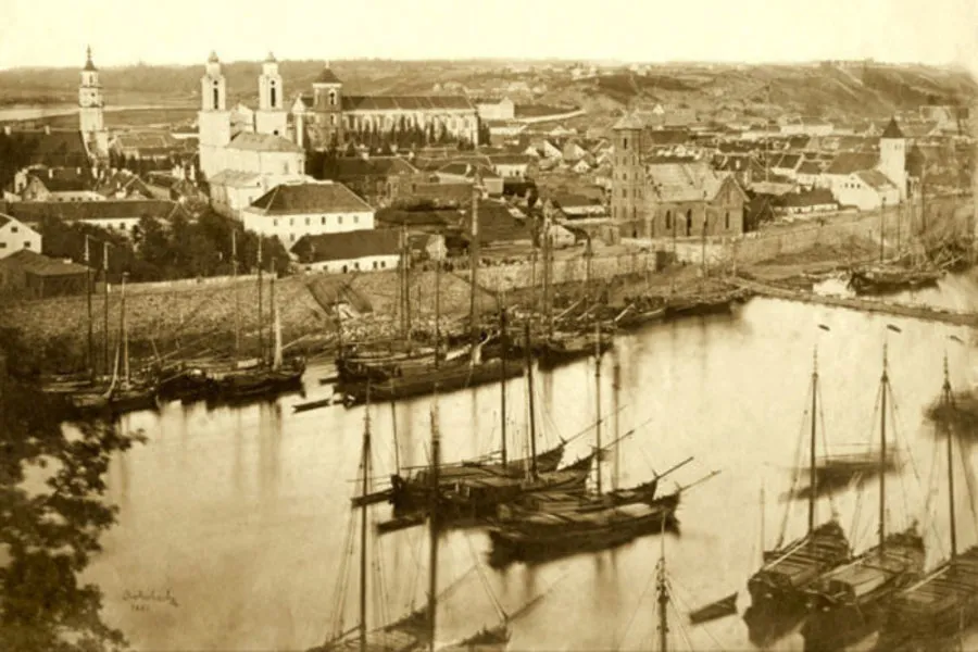 Senamiestis nuo Aleksoto. Viena seniausių Kauno nuotraukų