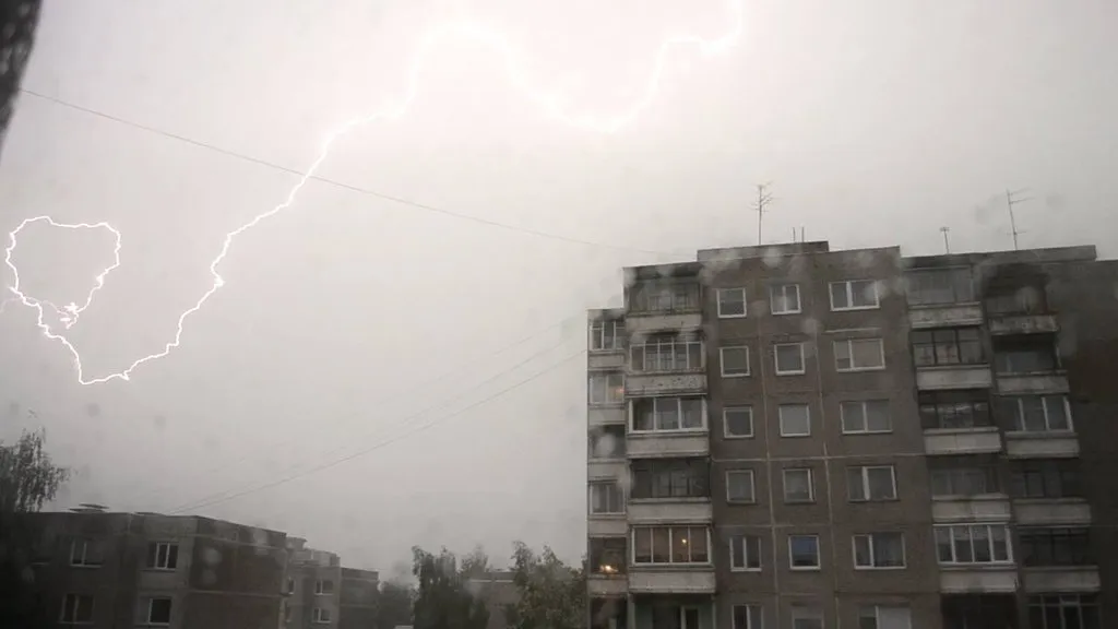 Kauniečiai fiksuoja artėjantį lietų 26