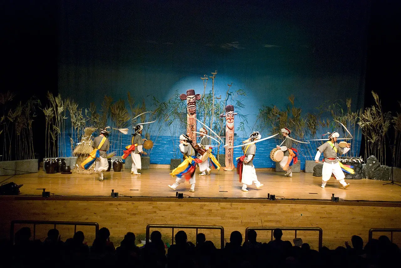 Teatralizuotas korėjiečių pasirodymas 4