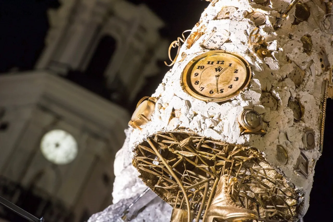 Rotušės eglutės angelai pakilo