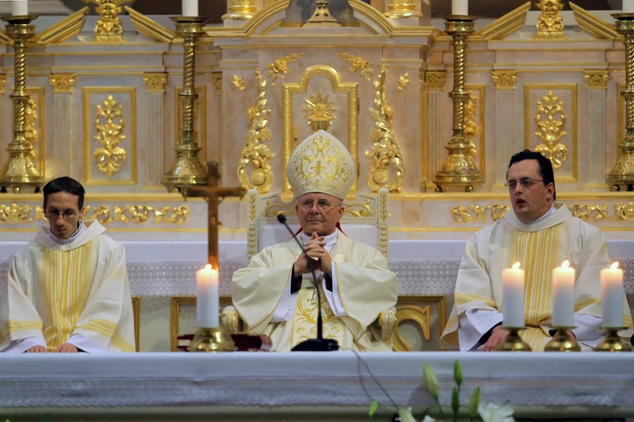 Kauno Arkivyskupui - 75eri 01