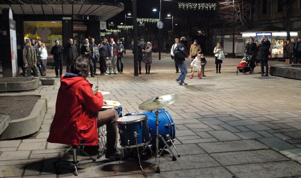 Menininkų sveikinimas tarpušvenčiu