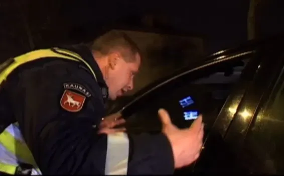 Pareigūnas Dalius Mackela nustebino kauniečius prabildamas prancūziškai